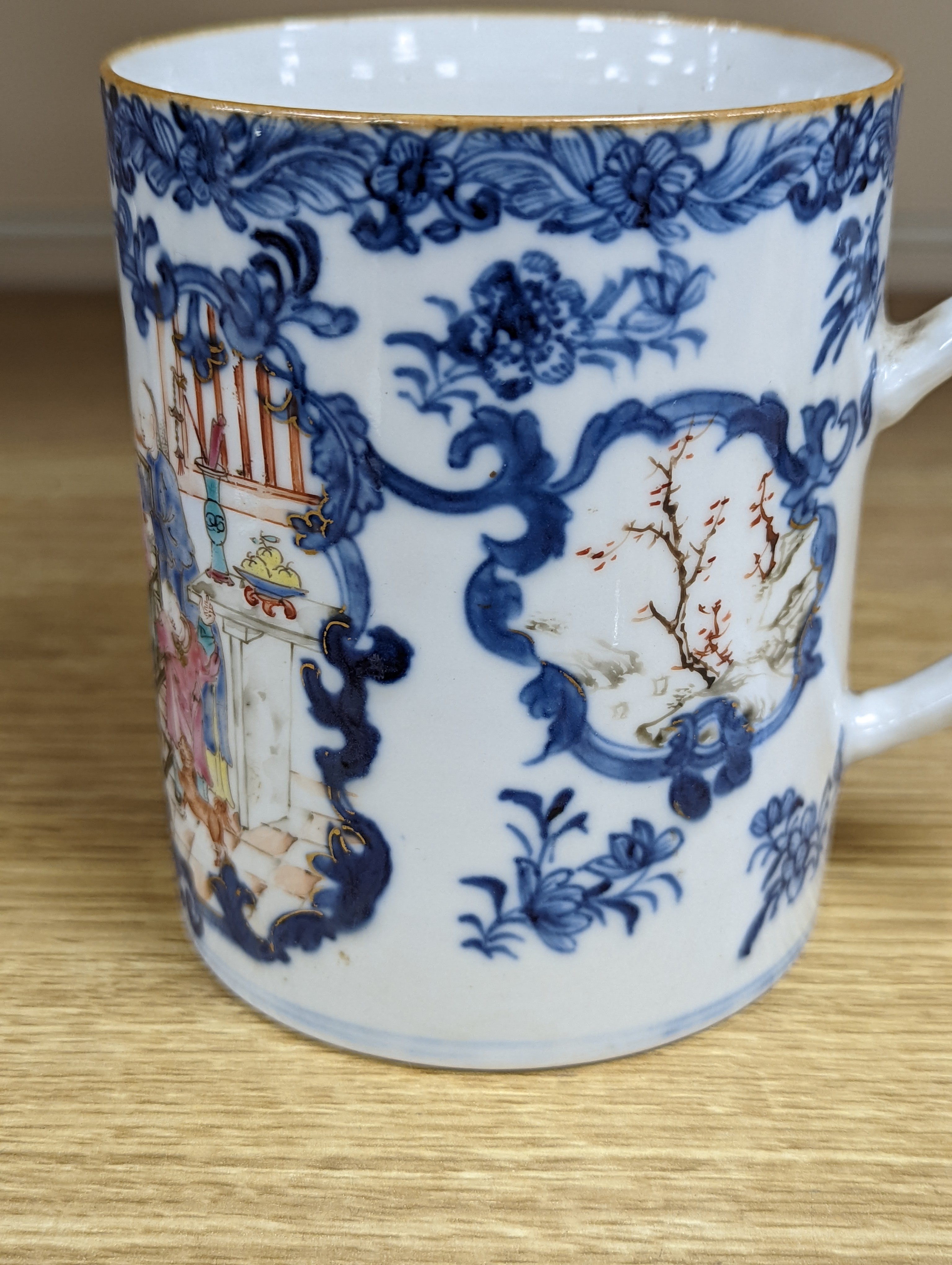 A Chinese export famille rose mug, Qianlong period, H. 11.5cm